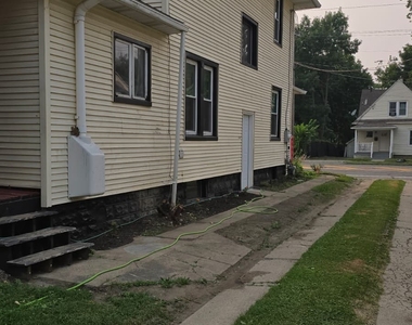 1704 E Main St - Photo Thumbnail 19
