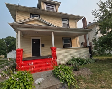 1704 E Main St - Photo Thumbnail 2