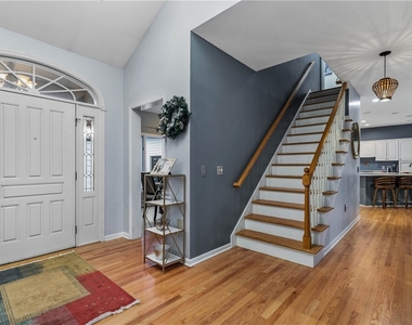 4892 Macgregor Lane - Photo Thumbnail 3