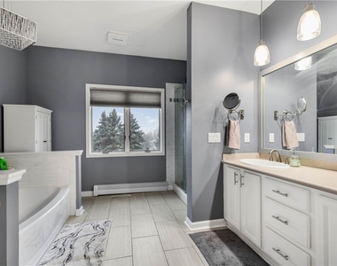 4892 Macgregor Lane - Photo Thumbnail 14
