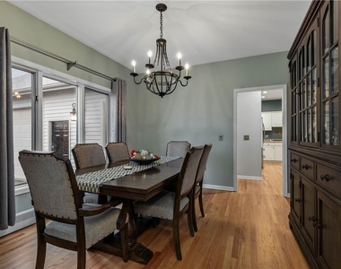 4892 Macgregor Lane - Photo Thumbnail 10