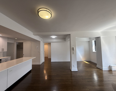 219 East 69th Street - Photo Thumbnail 9