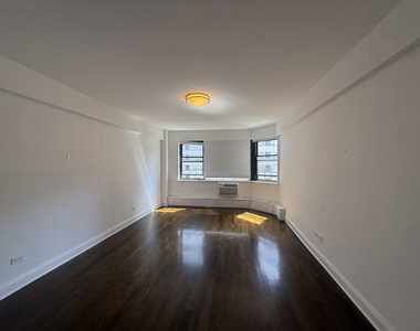 219 East 69th Street - Photo Thumbnail 17