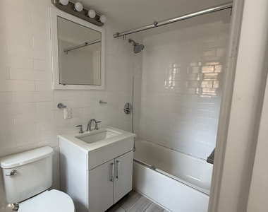 219 East 69th Street - Photo Thumbnail 3