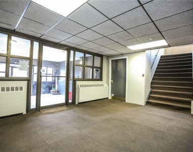 400 Main Street - Photo Thumbnail 9