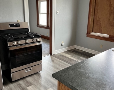 4329 S Buffalo Street - Photo Thumbnail 9
