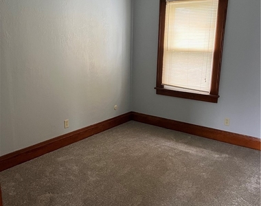 4329 S Buffalo Street - Photo Thumbnail 4