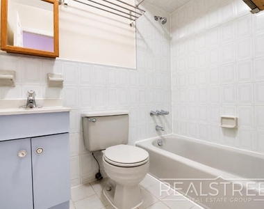283 Sackett St - Photo Thumbnail 5