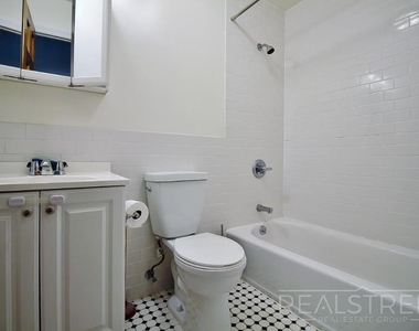 479 Hicks St - Photo Thumbnail 7
