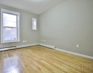 479 Hicks St - Photo Thumbnail 4