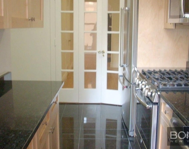 East 68th Street - Photo Thumbnail 2