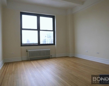 Second Avenue - Photo Thumbnail 2