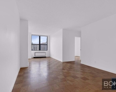 West 87th Street - Photo Thumbnail 3