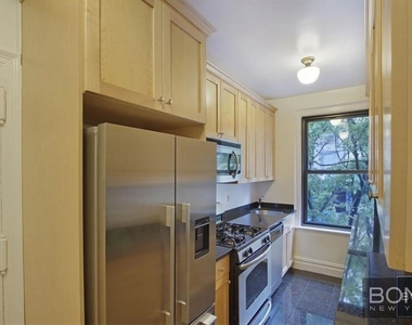 East 68th Street - Photo Thumbnail 7