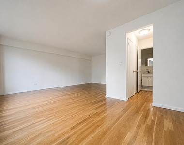 6645 Broadway - Photo Thumbnail 7