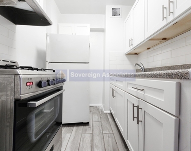 6645 Broadway - Photo Thumbnail 2