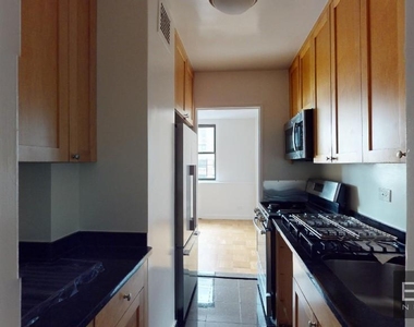 East 79th Street - Photo Thumbnail 2