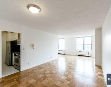 West 87th Street - Photo Thumbnail 5