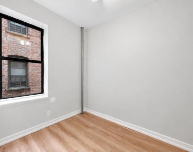 3415 Broadway - Photo Thumbnail 4