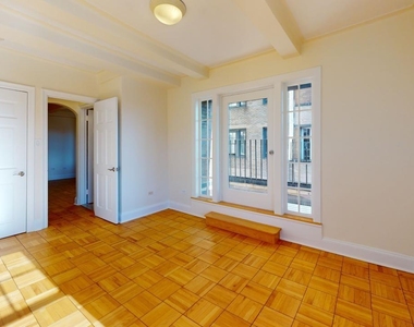 Christopher Street - Photo Thumbnail 7