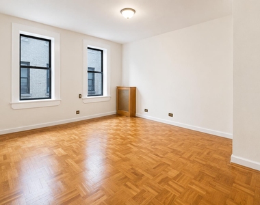 1803 Riverside Drive - Photo Thumbnail 4