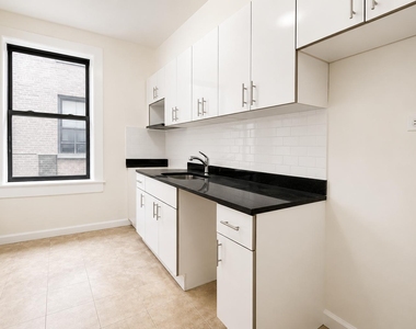 1803 Riverside Drive - Photo Thumbnail 9