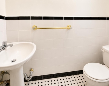 567 Fort Washington Avenue - Photo Thumbnail 9