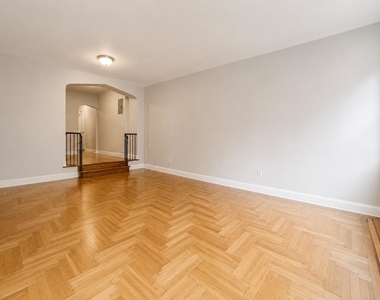 567 Fort Washington Avenue - Photo Thumbnail 2