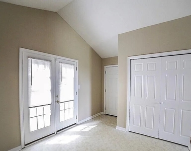 220 Harvest Way - Photo Thumbnail 3