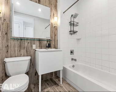 50 Murray Street - Photo Thumbnail 2