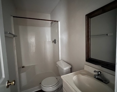 121 Village Lane - Photo Thumbnail 4