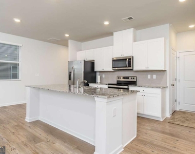 84 Founders Drive - Photo Thumbnail 6