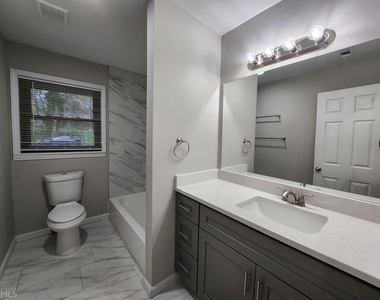 1858 Glen Echo Drive - Photo Thumbnail 3