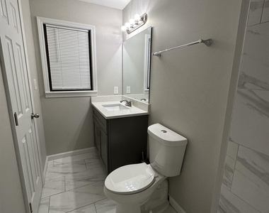 1858 Glen Echo Drive - Photo Thumbnail 5