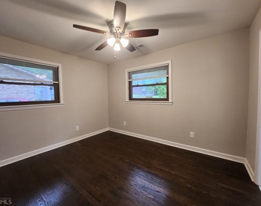 1858 Glen Echo Drive - Photo Thumbnail 8