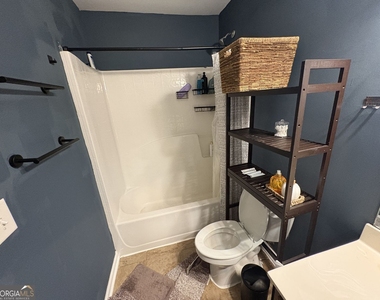 180 Village Green Court Sw - Photo Thumbnail 8