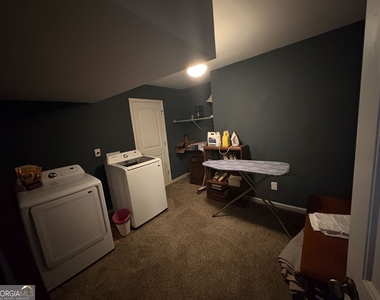 180 Village Green Court Sw - Photo Thumbnail 10