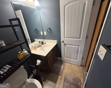180 Village Green Court Sw - Photo Thumbnail 9
