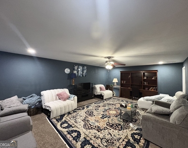 180 Village Green Court Sw - Photo Thumbnail 4