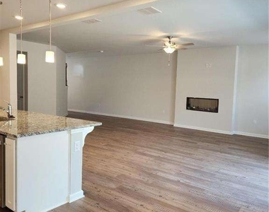 194 Green Love Lane - Photo Thumbnail 3