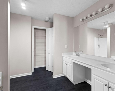 6604 Splashwater Drive - Photo Thumbnail 21