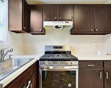 76 Sandalwood Circle - Photo Thumbnail 10