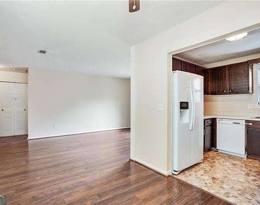 76 Sandalwood Circle - Photo Thumbnail 7