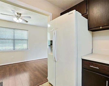 76 Sandalwood Circle - Photo Thumbnail 11