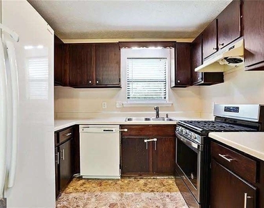 76 Sandalwood Circle - Photo Thumbnail 8