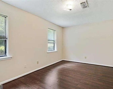 76 Sandalwood Circle - Photo Thumbnail 17