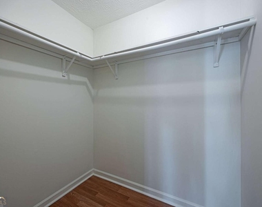 6898 Babbling Brook Drive - Photo Thumbnail 13
