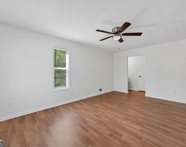 6898 Babbling Brook Drive - Photo Thumbnail 11