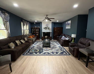 180 Village Green Court Sw - Photo Thumbnail 5