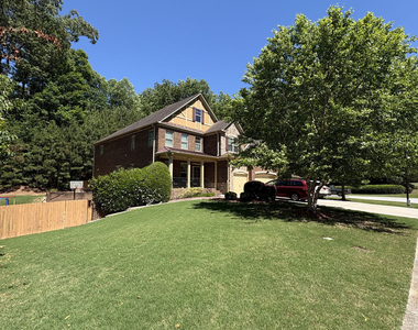 180 Village Green Court Sw - Photo Thumbnail 11